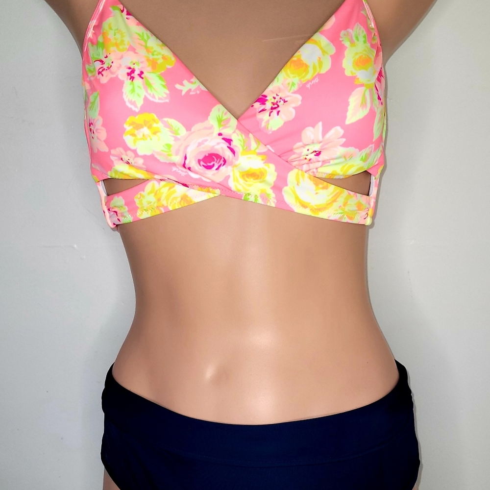 PINK VS MEDIUM NEW MEDIUM Removable Cups 2 Piece Flowerd Black SWIM SUIT